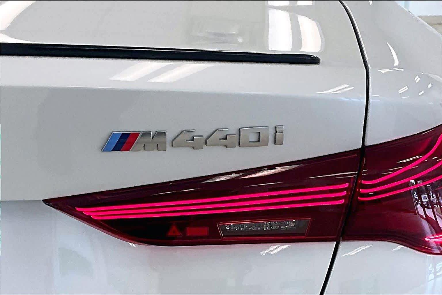 Used 2025 BMW M440i Coupe w/ Premium Package RWD image 28