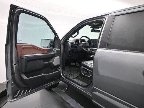 Used 2022 Ford F150 Lariat w/ Equipment Group 502A High image 8