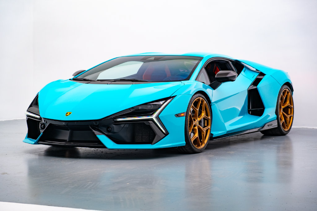 Used 2024 Lamborghini Revuelto AWD/4WD image 2