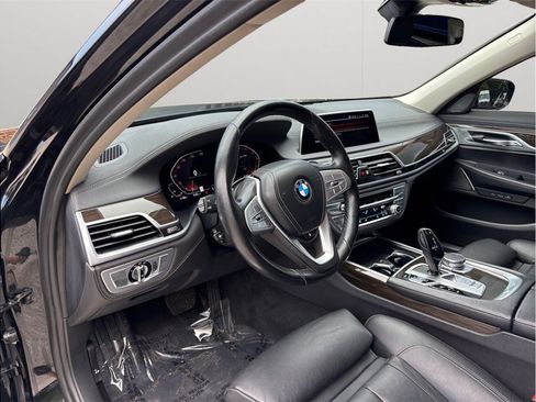 Used 2021 BMW 740i xDrive AWD/4WD image 6
