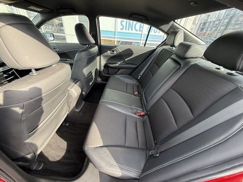 Used 2017 Honda Accord Sport image 8