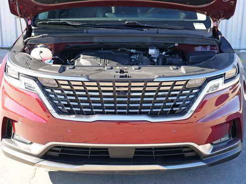 Used 2024 Kia Carnival SX Prestige image 7