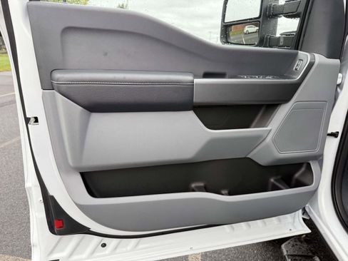 New 2026 Ford F250 XLT w/ FX4 Off-Road Package image 8