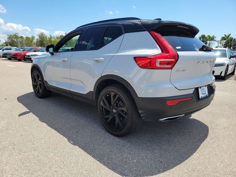 Used 2020 Volvo XC40 T4 R-Design w/ Protection Package Premier image 3