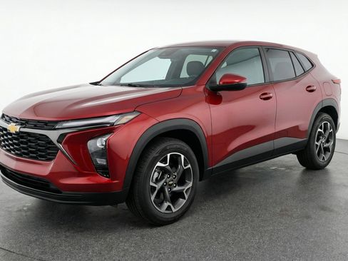 Used 2025 Chevrolet Trax LT w/ LT Convenience Package image 3