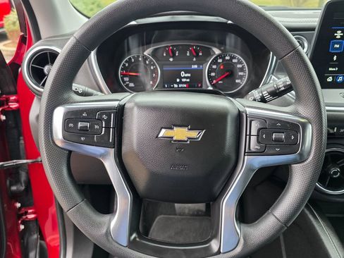 Used 2025 Chevrolet Blazer LT image 16