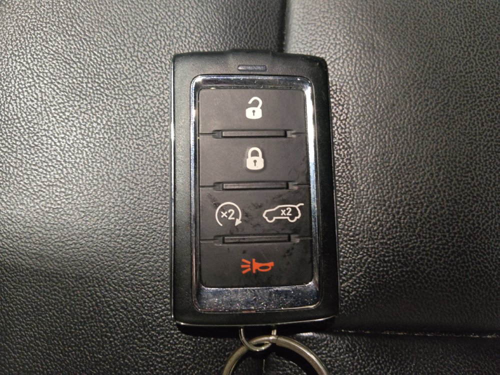 Used 2023 Jeep Grand Cherokee Limited w/ Black Appearance Package RWD image 32