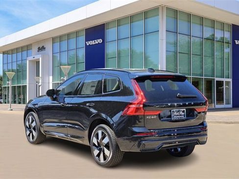 Certified 2025 Volvo XC60 T8 Plus w/ Protection Package Premier image 4