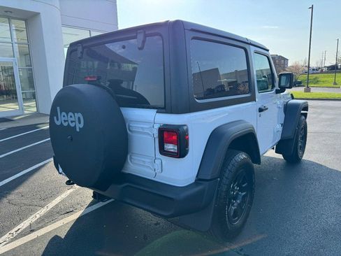 Used 2025 Jeep Wrangler Sport image 3