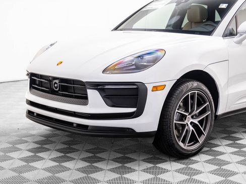 Used 2026 Porsche Macan AWD/4WD image 37