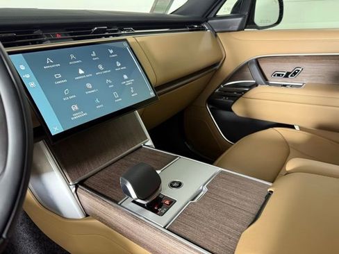 New 2025 Land Rover Range Rover Long Wheelbase SE image 25