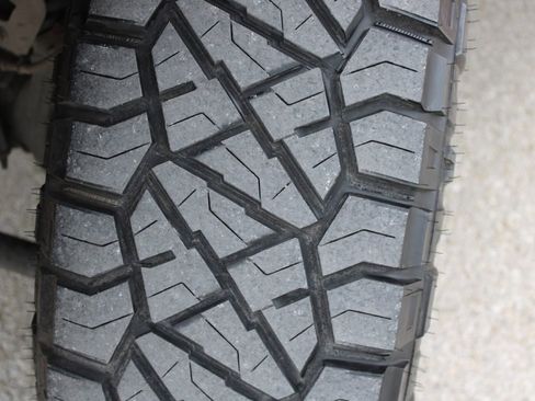 Certified 2022 Ford F250 Lariat w/ Tremor Off-Road Package image 23