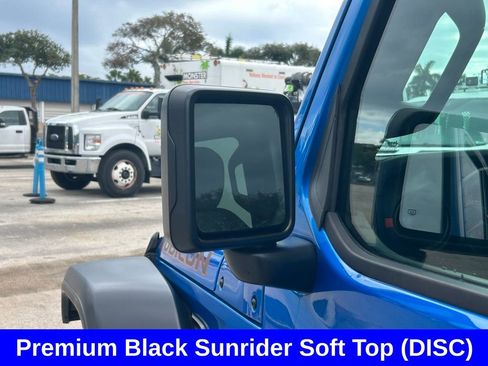 Used 2025 Jeep Wrangler Unlimited Rubicon image 15