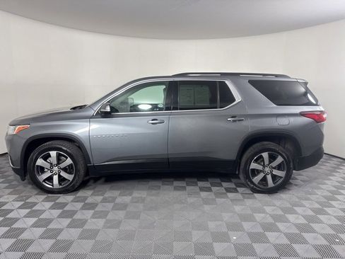 Used 2021 Chevrolet Traverse LT w/ LT Premium Package image 6