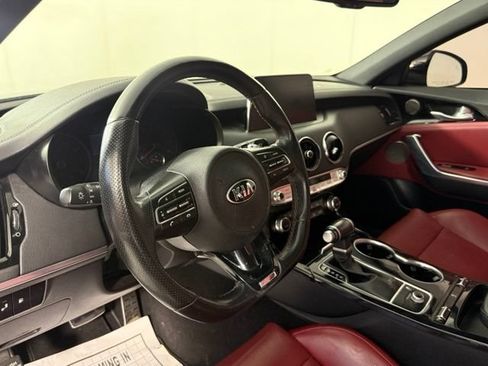 Used 2020 Kia Stinger GT-Line w/ Sun & Sound Package RWD image 14