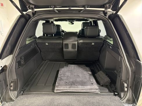 Used 2020 Land Rover Range Rover SV Autobiography Dynamic image 29