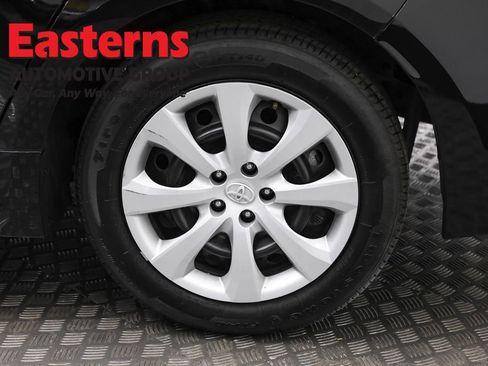 Used 2024 Toyota Corolla LE image 32