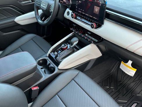 New 2025 GMC Canyon AT4 w/ AT4X Package image 13