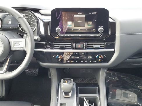 New 2025 Nissan Pathfinder SV w/ Black Appearance Package image 31