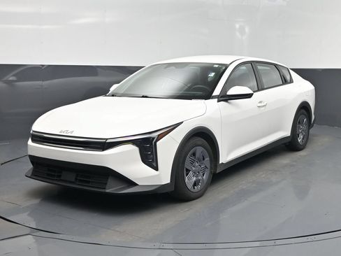 Certified 2025 Kia K4 FWD image 22