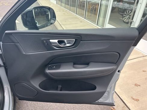 Certified 2025 Volvo XC60 B5 Plus AWD/4WD image 14