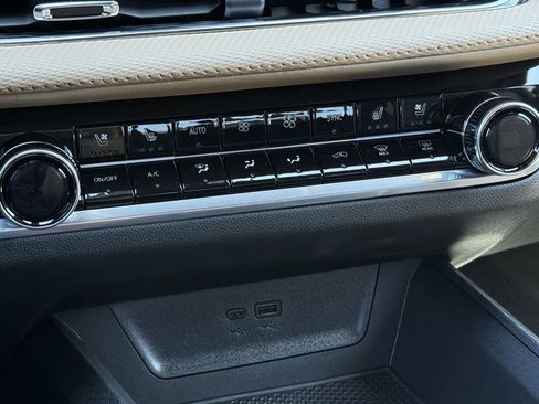 New 2026 Chevrolet Equinox ACTIV w/ Convenience Package III FWD image 16