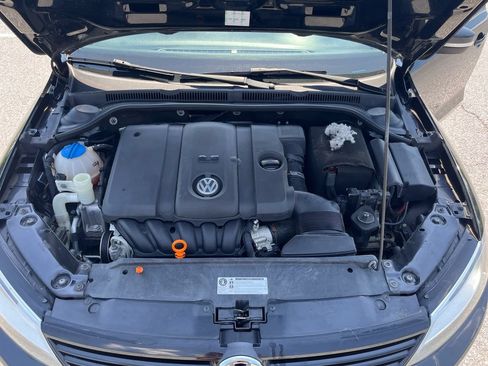Used 2012 Volkswagen Jetta SE FWD image 24