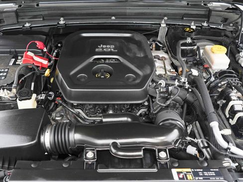 Used 2019 Jeep Wrangler Sport AWD/4WD image 26