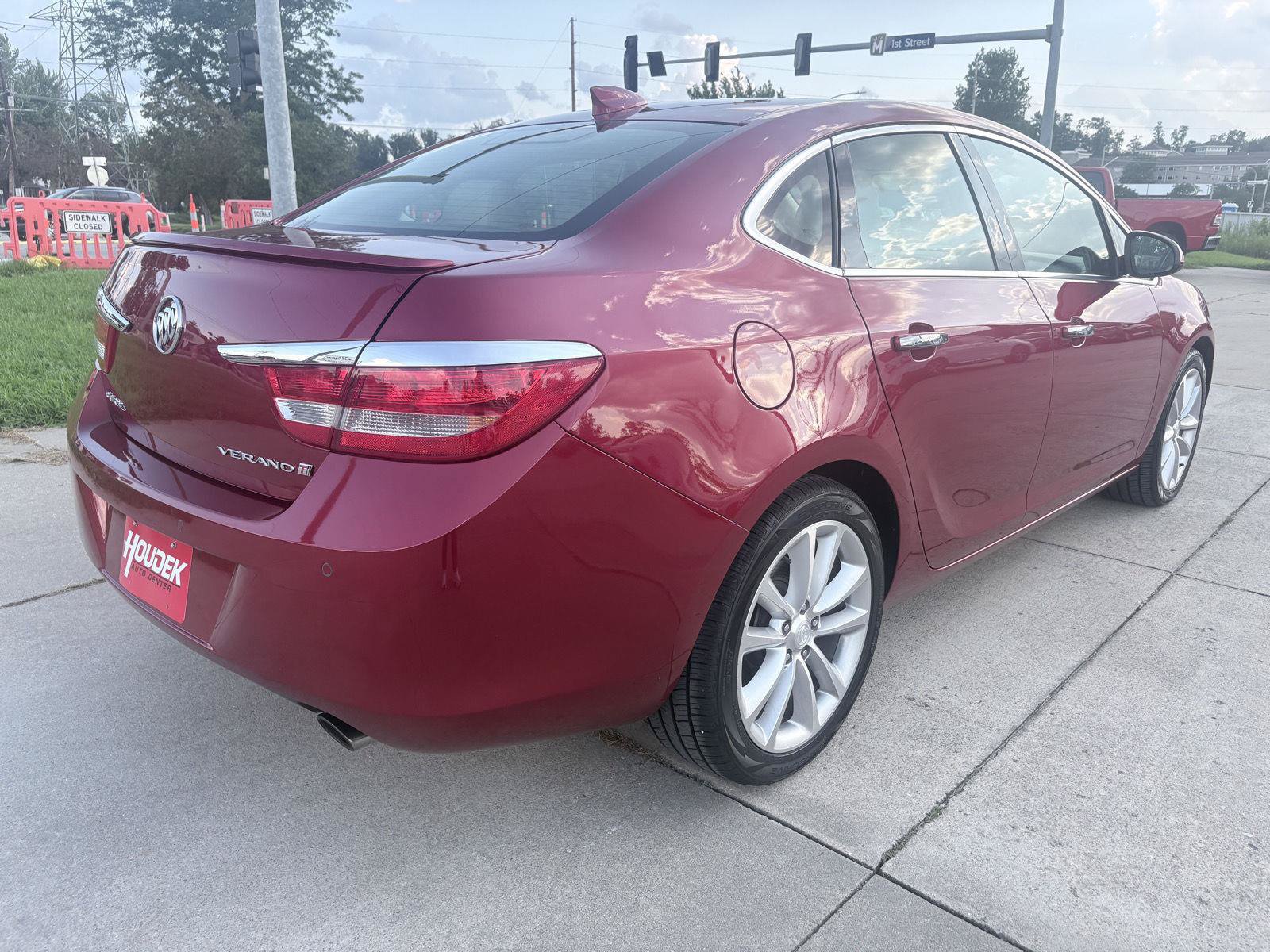 Used 2016 Buick Verano Premium w/ Driver Confidence Package FWD image 4