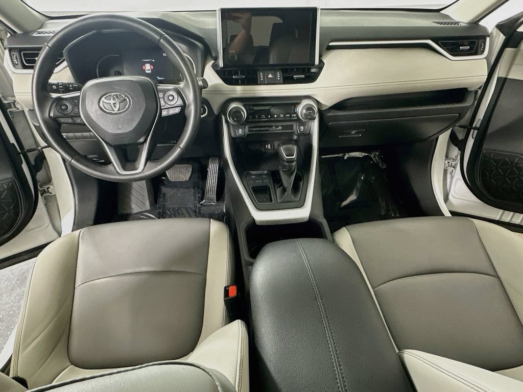 Used 2024 Toyota RAV4 XLE Premium FWD image 18