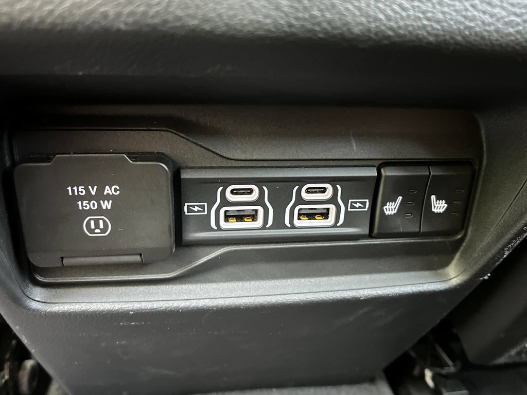 Used 2023 Jeep Grand Cherokee Limited w/ Luxury Tech Group II AWD/4WD image 40