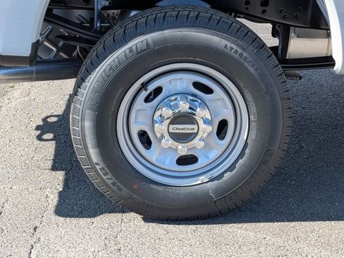New 2026 Ford F250 XL w/ XL Chrome Package AWD/4WD image 9
