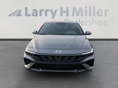 Certified 2024 Hyundai Elantra SEL w/ Convenience Package image 8