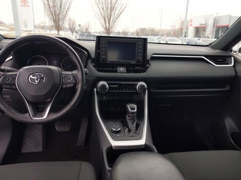 Used 2022 Toyota RAV4 SE image 29