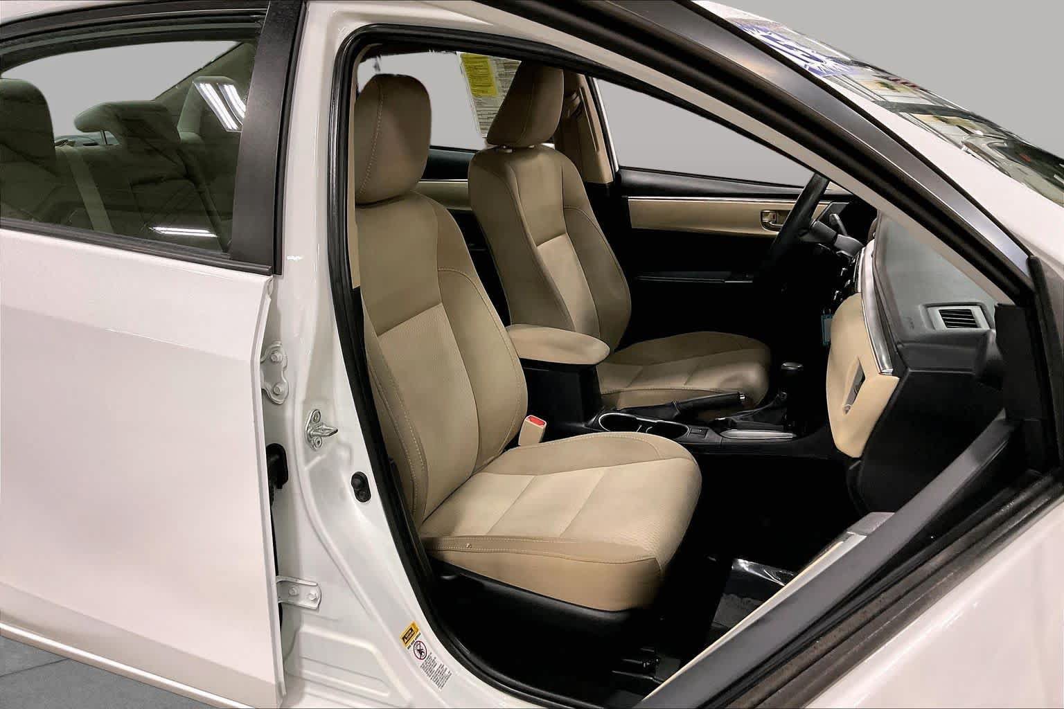 Used 2015 Toyota Corolla LE FWD image 9