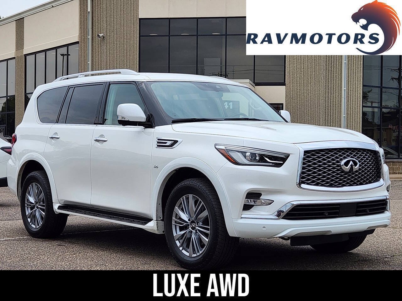 Used 2019 INFINITI QX80 Luxe w/ All-Season Package AWD/4WD image 1