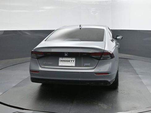 Used 2025 Honda Accord Touring image 8