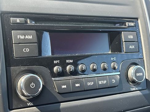 Used 2018 Nissan Versa SV FWD image 19