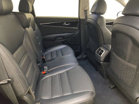 Used 2020 Kia Sorento EX FWD image 19