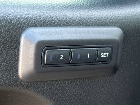 Used 2023 Nissan Titan PRO-4X w/ Pro-4x Convenience Package AWD/4WD image 19