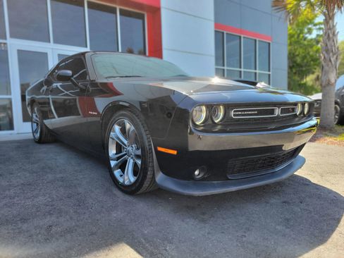 Used 2020 Dodge Challenger R/T w/ Driver Convenience Group RWD image 3