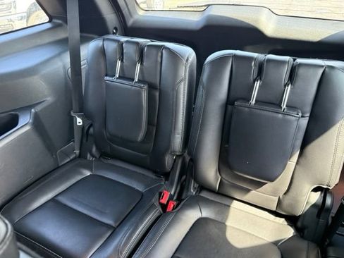 Used 2018 Ford Explorer Limited w/ Equipment Group 301A AWD/4WD image 18