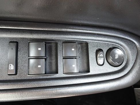 Used 2011 Chevrolet Traverse LT w/ Personal Connectivity Package FWD image 32