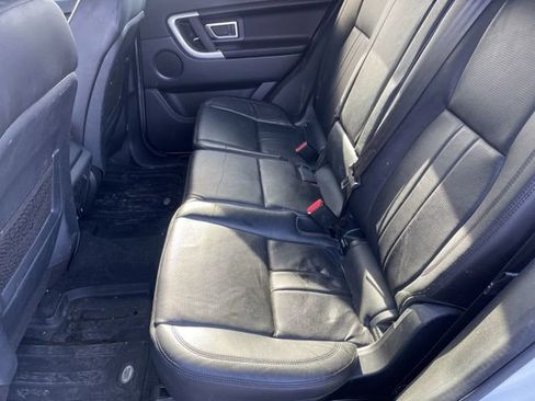 Used 2018 Land Rover Discovery Sport SE image 19