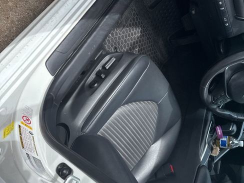 Used 2018 Toyota Camry SE image 10