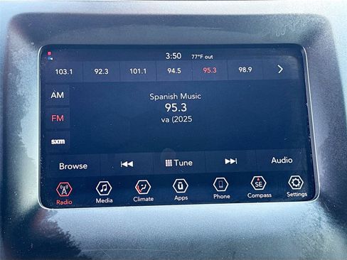 Used 2019 Jeep Cherokee Latitude Plus FWD image 14