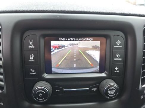 Used 2018 Jeep Compass Latitude image 28