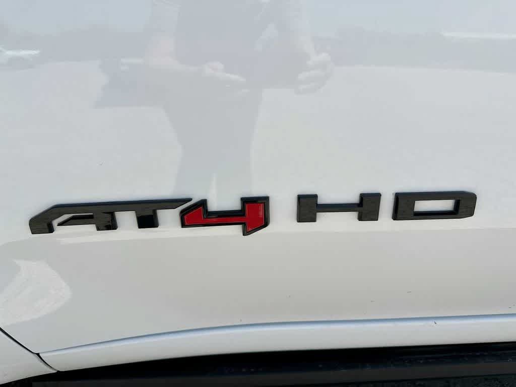 Used 2025 GMC Sierra 2500 AT4 w/ AT4 Premium Plus Package AWD/4WD image 15