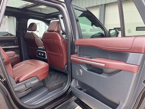 Used 2022 Ford Expedition Max Limited image 19