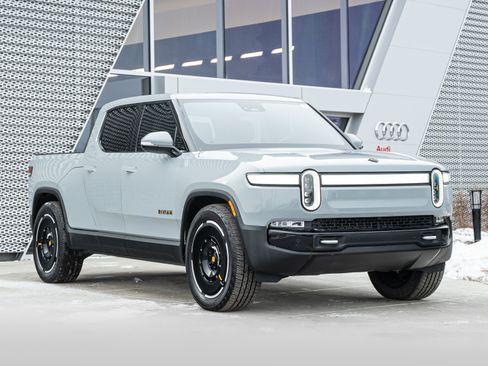 Used 2022 Rivian R1T Adventure image 1